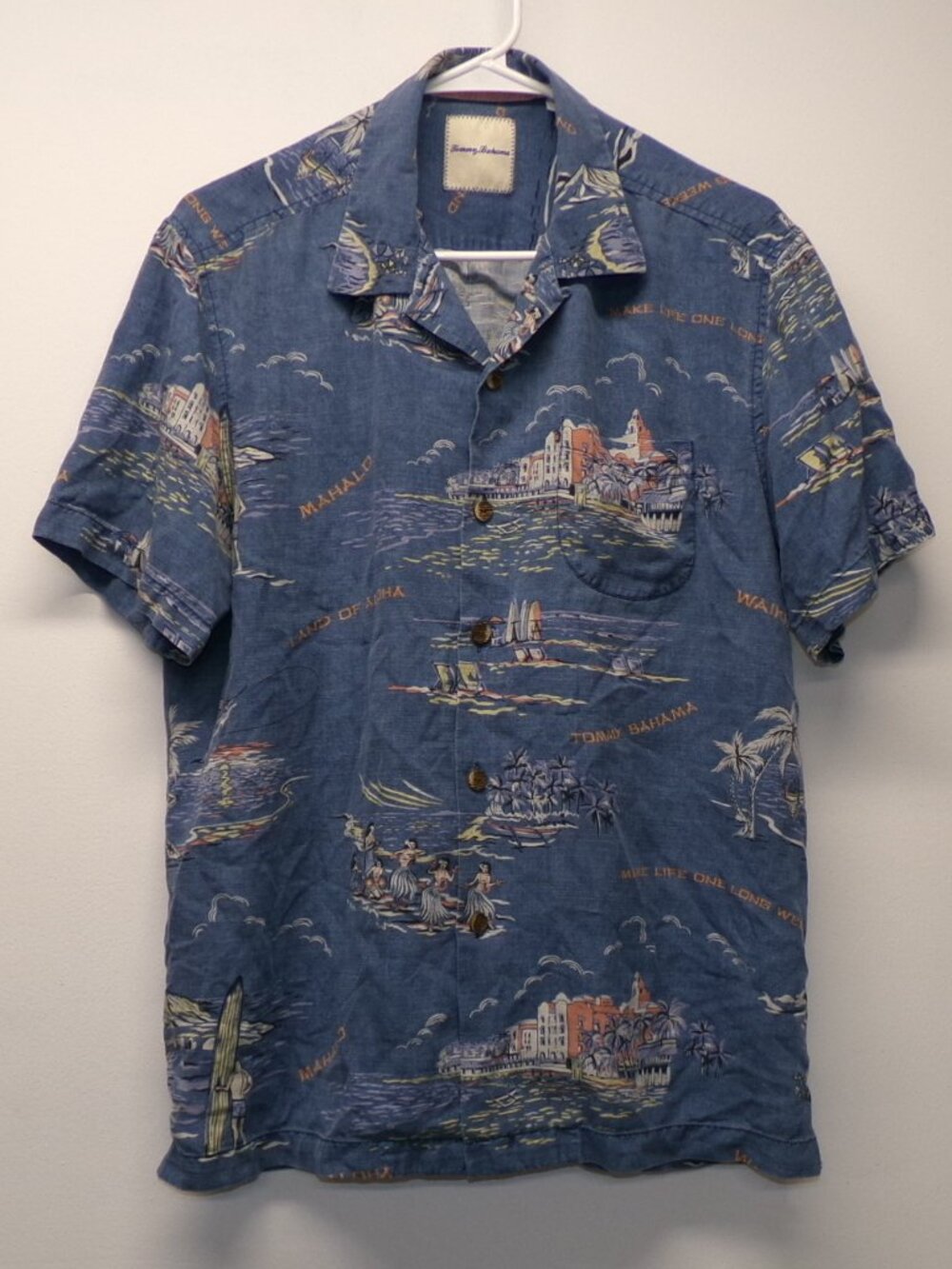 Tommy Bahama 100% Silk Land of Aloha Mahalo Hawaiian Island Print Shirt Men's M
